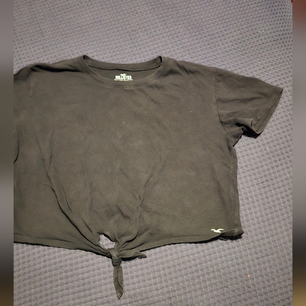 Hollister Crop Top. Large.
